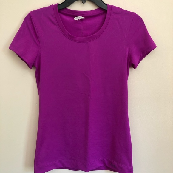 Under Armour Tops - Under Armour top